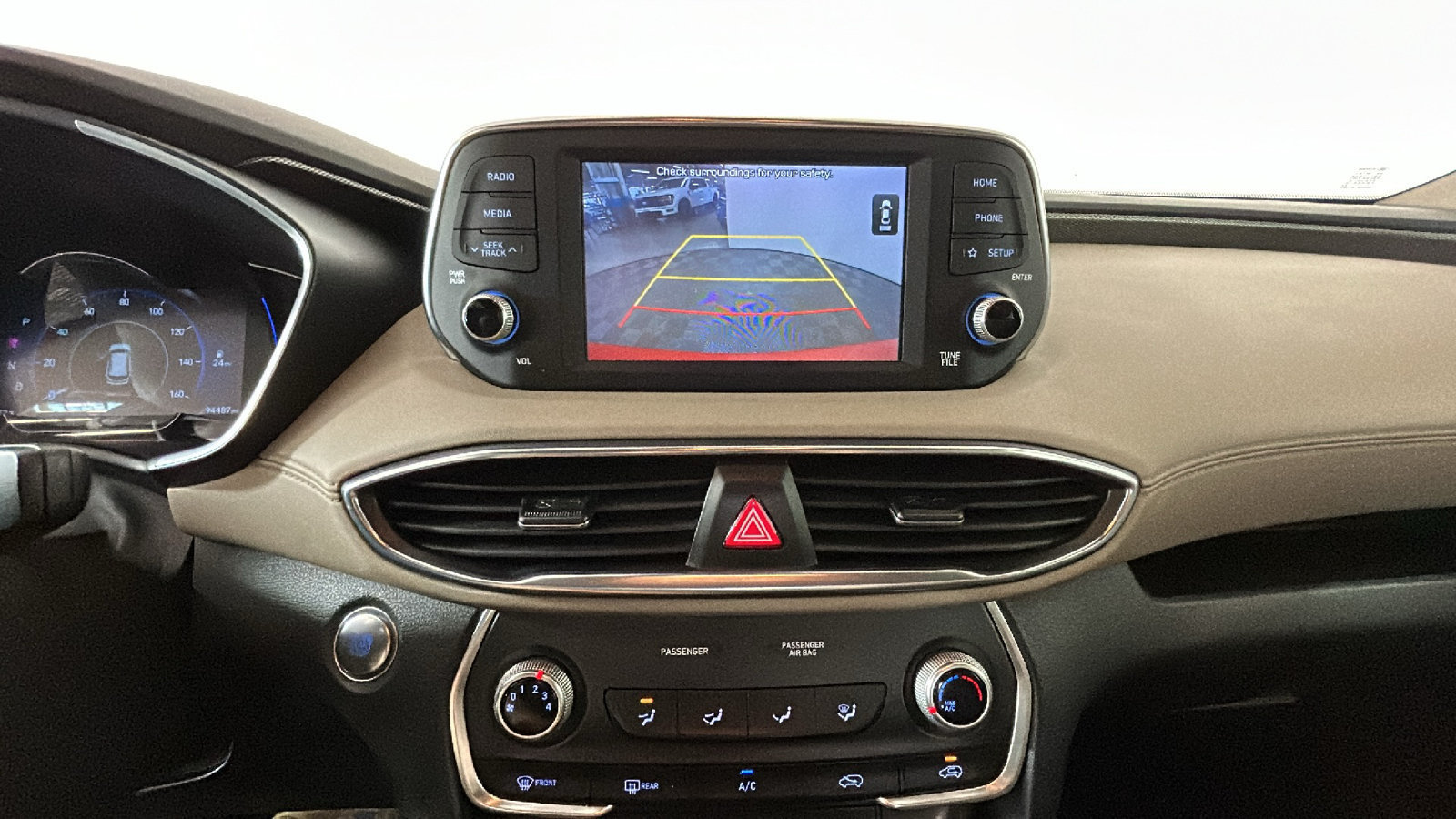 Used 2019 Hyundai Santa Fe SEL FWD image 29