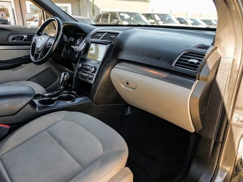 Used 2019 Ford Explorer XLT w/ Equipment Group 201A image 18