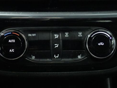 Used 2024 Buick Envista Sport Touring w/ Convenience I Package FWD image 42