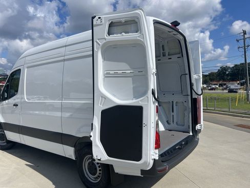 New 2025 Mercedes-Benz Sprinter 2500 image 40