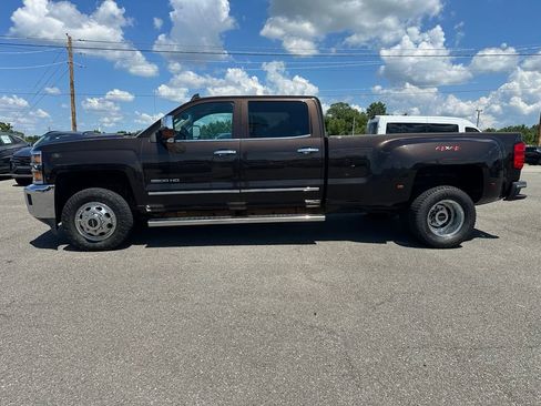 Used 2018 Chevrolet Silverado 3500 LTZ w/ Duramax Plus Package AWD/4WD image 9
