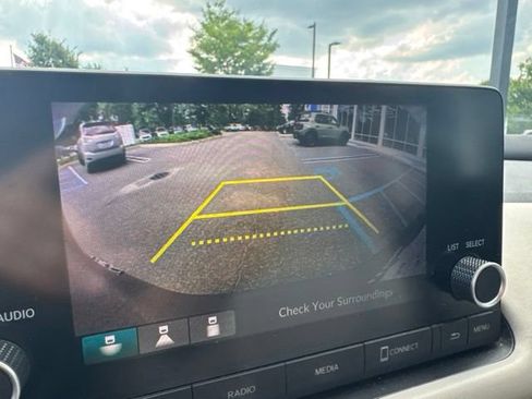 Used 2023 Honda HR-V LX image 17