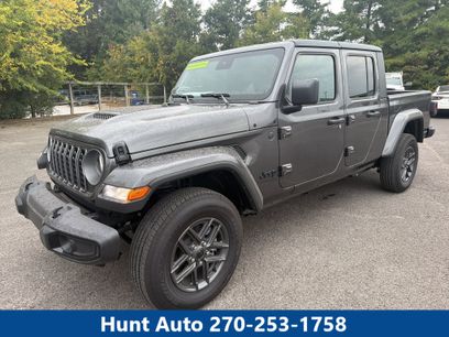 New 2025 Jeep Gladiator Sport
