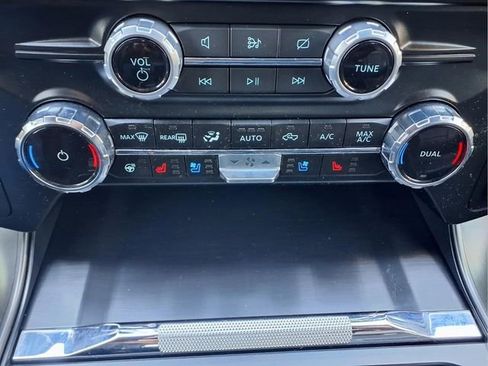 Used 2024 Ford F150 Lariat AWD/4WD image 23