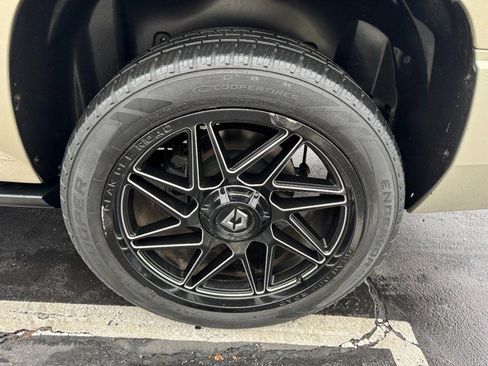 Used 2013 GMC Yukon XL Denali image 7