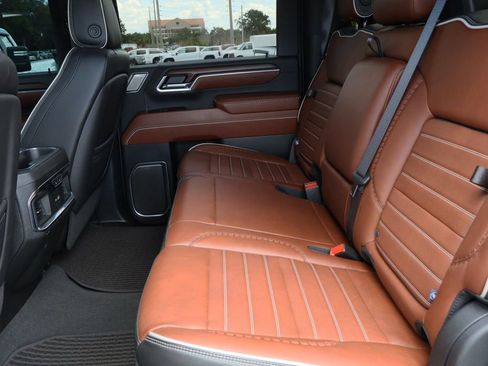 Used 2024 GMC Sierra 3500 Denali Ultimate AWD/4WD image 28