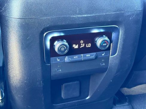 Used 2025 GMC Yukon XL Denali image 22