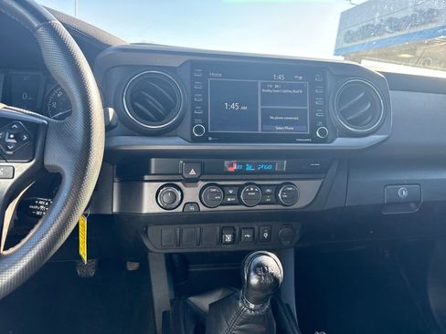 Used 2021 Toyota Tacoma TRD Off-Road image 18