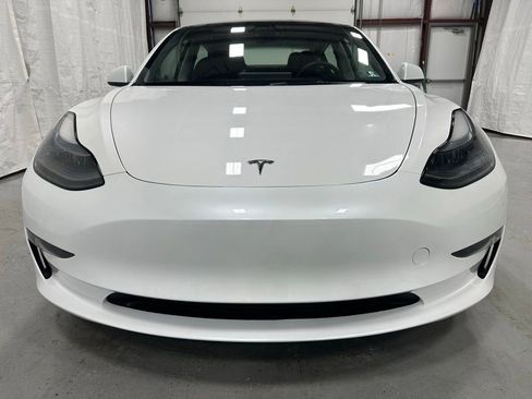 Used 2023 Tesla Model 3 Standard Range image 2