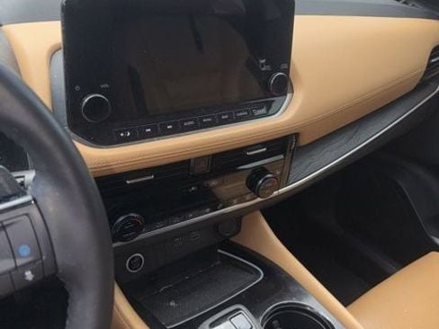 Used 2022 Nissan Rogue Platinum w/ Head-Up Display Package image 19