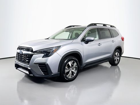 Used 2025 Subaru Ascent Premium AWD/4WD image 4