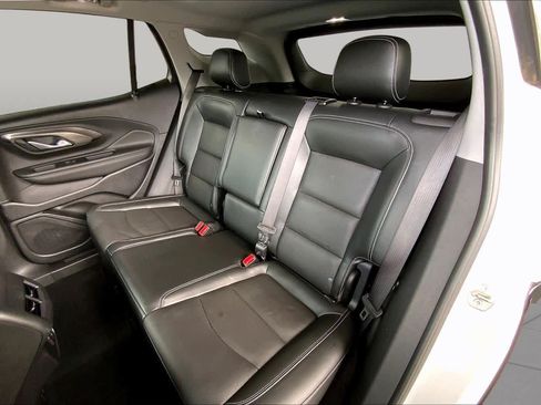 Used 2023 GMC Terrain SLT w/ Tech Package FWD image 21