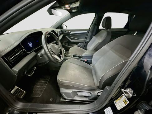 Used 2025 Volkswagen Jetta Sport FWD image 13