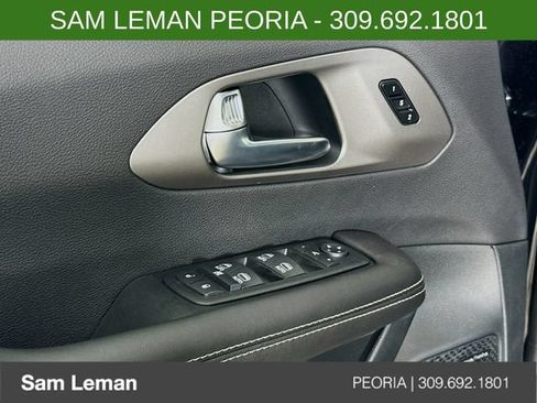 New 2027 Chrysler Pacifica Limited w/ Family Tech Group FWD image 18