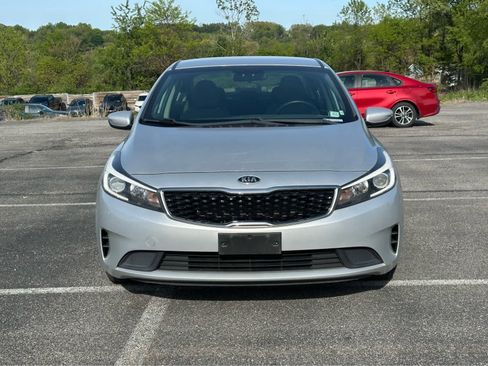 Used 2018 Kia Forte LX FWD image 2