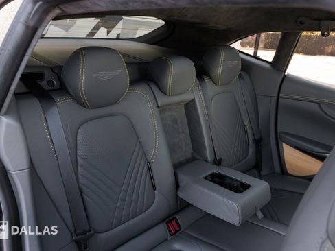 Used 2021 Aston Martin DBX image 33