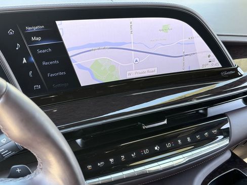 Certified 2023 Cadillac Escalade ESV Premium Luxury Platinum w/ LPO, Radiant Package AWD/4WD image 28