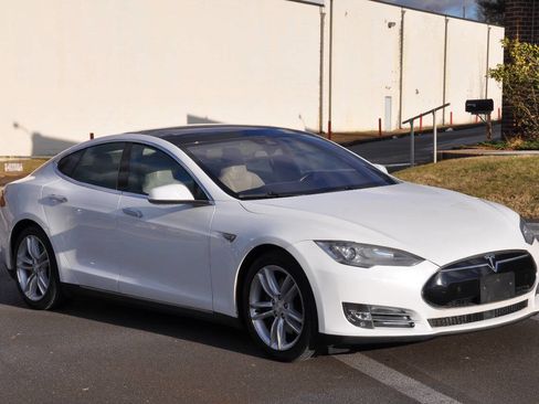 Used 2016 Tesla Model S 75D image 5