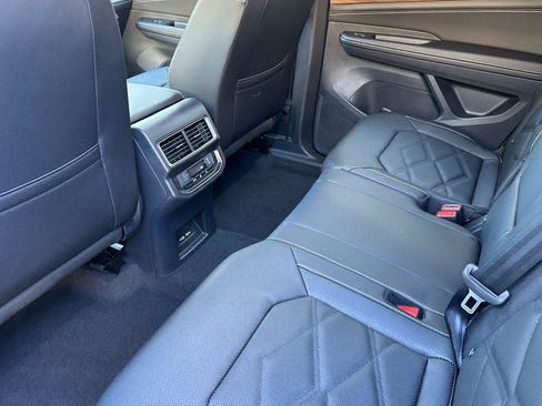 New 2026 Volkswagen Atlas SE image 11