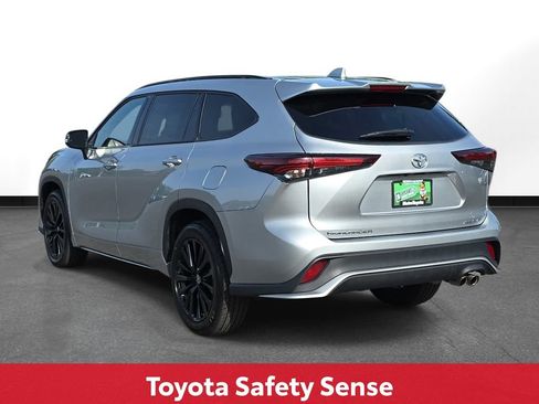 Certified 2025 Toyota Highlander XSE AWD/4WD image 9