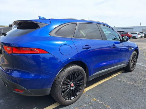 Used 2018 Jaguar F-PACE Premium image 5