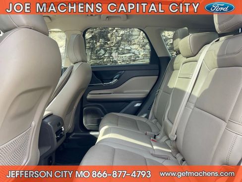 Used 2022 Lincoln Corsair AWD w/ Premium Package image 14