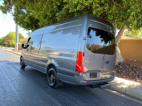 Used 2021 Mercedes-Benz Sprinter 2500 image 55