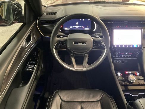 Certified 2023 Jeep Grand Cherokee L Overland image 14