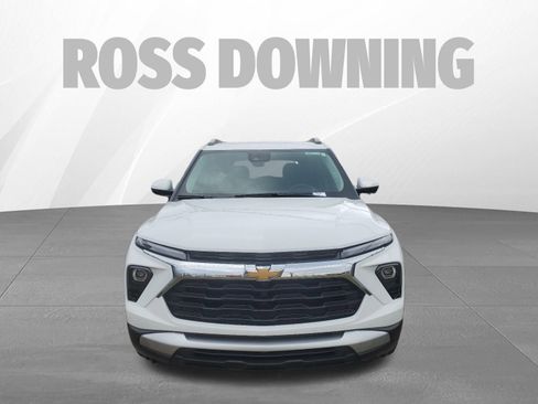 Used 2025 Chevrolet TrailBlazer LT image 2