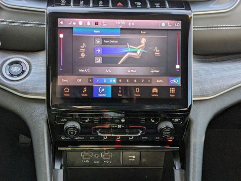 Used 2023 Jeep Grand Cherokee L Limited image 24