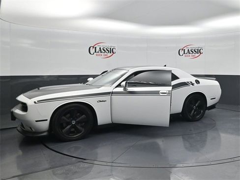 Used 2019 Dodge Challenger R/T w/ Plus Package image 33