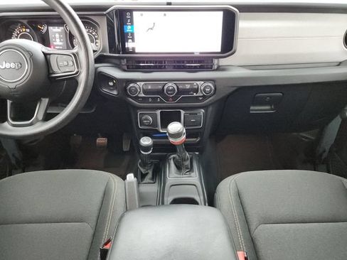 Used 2024 Jeep Gladiator Sport AWD/4WD image 20