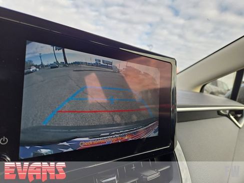 Used 2023 Toyota Corolla LE image 7