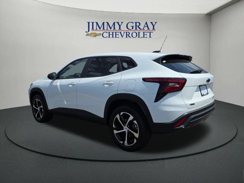 New 2026 Chevrolet Trax RS w/ Driver Confidence Package FWD image 3