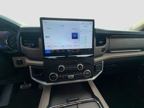 Used 2023 Ford Expedition Limited image 32