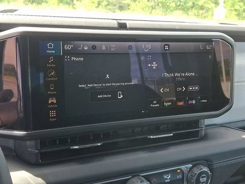 Used 2025 Jeep Wrangler Unlimited Sahara w/ Safety Group AWD/4WD image 17