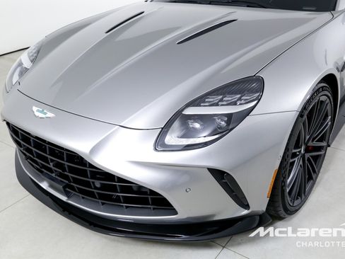 Used 2025 Aston Martin V8 Vantage Coupe image 30