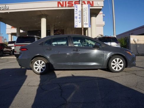 Used 2023 Toyota Corolla LE image 4