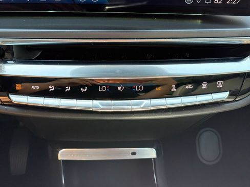 Used 2024 Cadillac Lyriq Tech RWD image 33