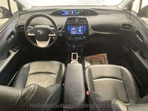 Used 2016 Toyota Prius Four image 9