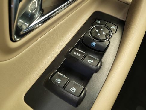 Used 2018 Ford Taurus SE FWD image 27