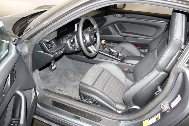 Used 2026 Porsche 911 Carrera T RWD image 7