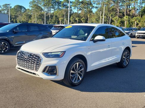 Used 2022 Audi Q5 2.0T Premium w/ Convenience Package image 3