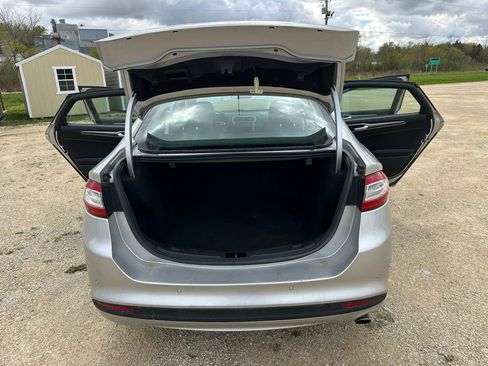 Used 2013 Ford Fusion SE FWD image 13