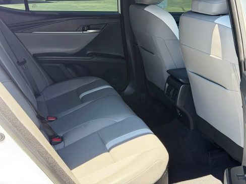 Used 2025 Toyota Camry SE w/ Convenience Package FWD image 19