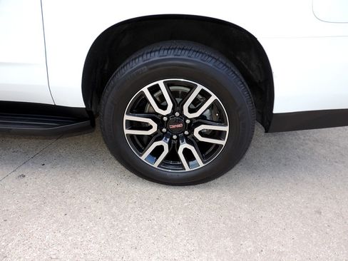 Certified 2024 GMC Yukon XL AT4 AWD/4WD image 9