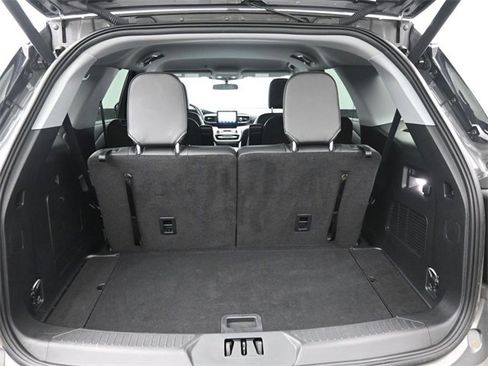 Used 2024 Ford Explorer XLT w/ Equipment Group 202A image 35