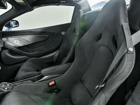 Used 2020 McLaren 600LT Spider RWD image 23