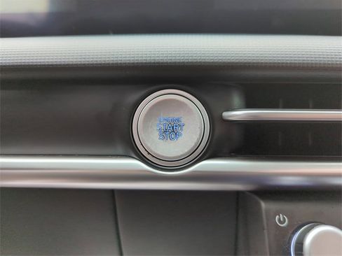 Used 2025 Hyundai Tucson SE image 38