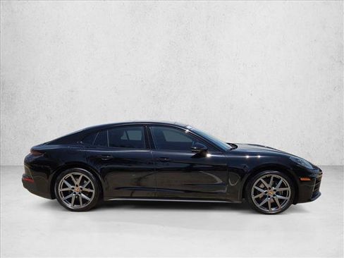 Used 2025 Porsche Panamera image 4